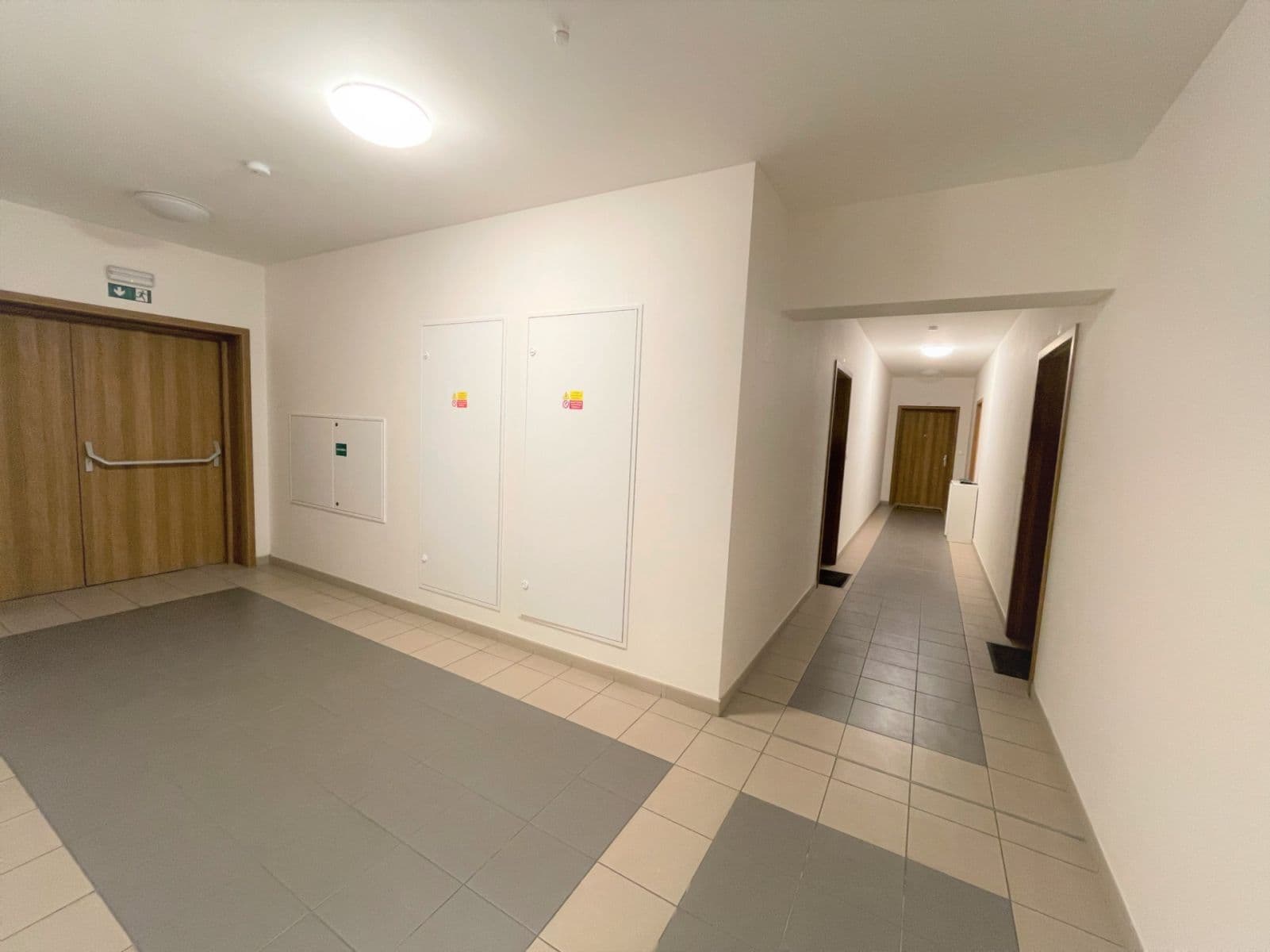 Pronájem bytu 3+kk 80 m², Rakouská, Milovice, Středočeský kraj Pronájem bytu 3+kk 80 m², Rakouská, Milovice, Středočeský kraj