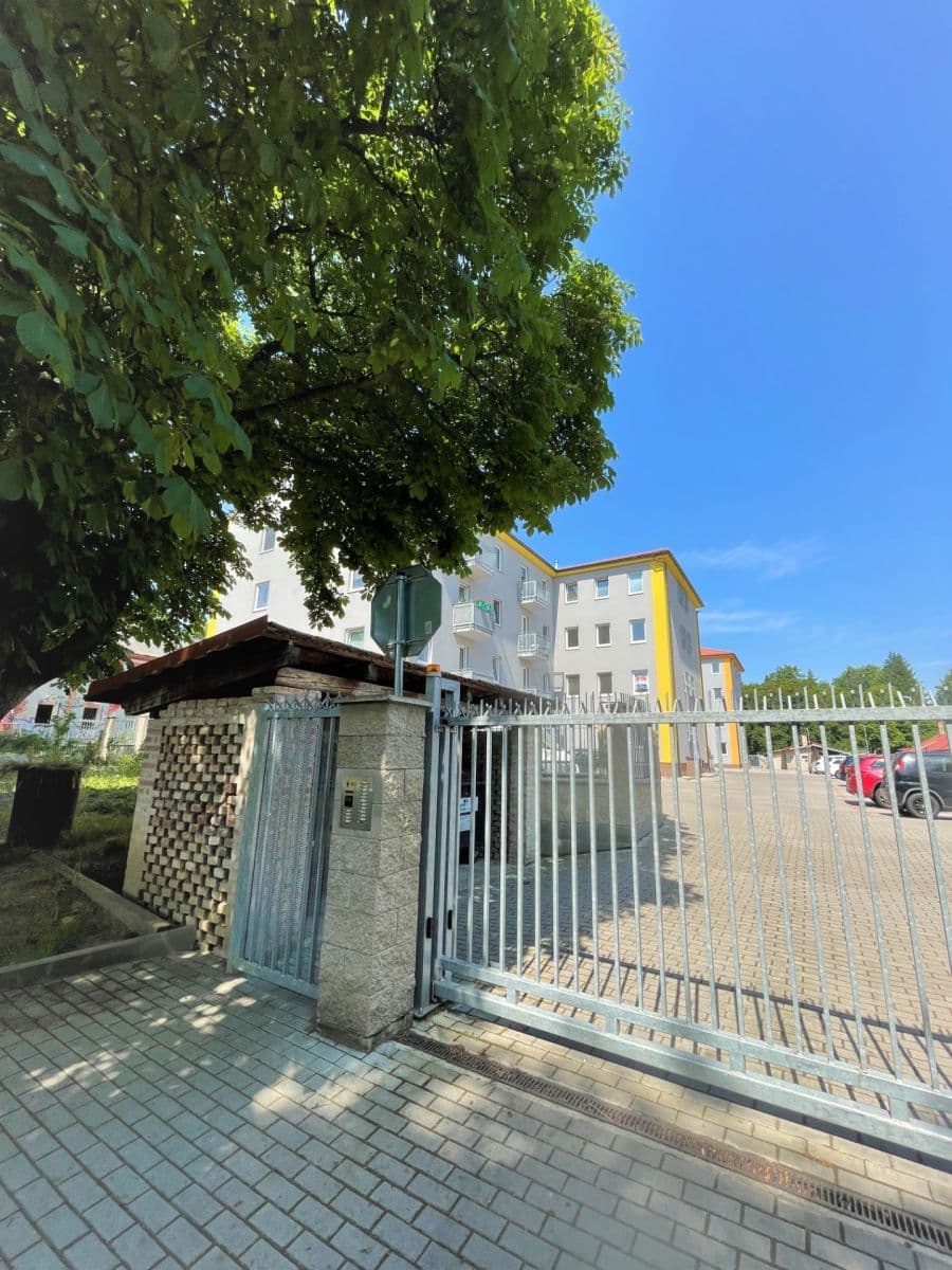 Pronájem bytu 3+kk 80 m², Rakouská, Milovice, Středočeský kraj Pronájem bytu 3+kk 80 m², Rakouská, Milovice, Středočeský kraj