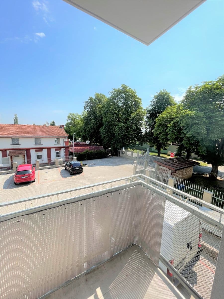 Pronájem bytu 3+kk 80 m², Rakouská, Milovice, Středočeský kraj Pronájem bytu 3+kk 80 m², Rakouská, Milovice, Středočeský kraj