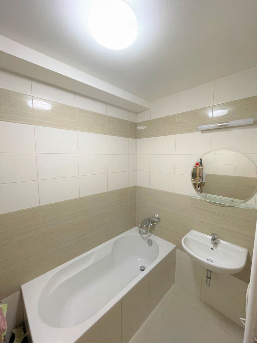 Pronájem bytu 3+kk 80 m², Rakouská, Milovice, Středočeský kraj Pronájem bytu 3+kk 80 m², Rakouská, Milovice, Středočeský kraj