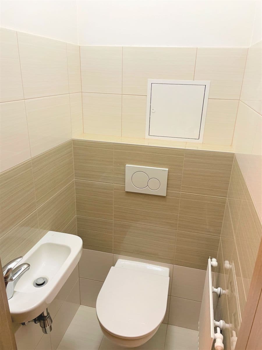 Pronájem bytu 3+kk 80 m², Rakouská, Milovice, Středočeský kraj Pronájem bytu 3+kk 80 m², Rakouská, Milovice, Středočeský kraj