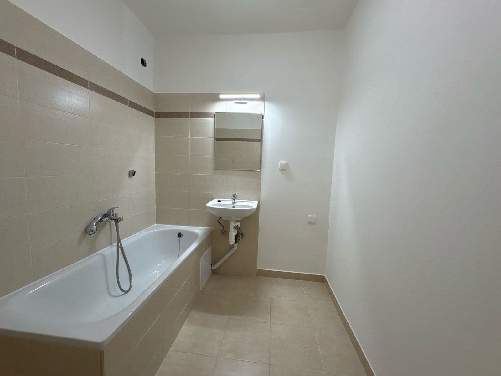 Pronájem bytu 3+1 71 m², Československé armády, Frýdek-Místek, Moravskoslezský kraj Pronájem bytu 3+1 71 m², Československé armády, Frýdek-Místek, Moravskoslezský kraj