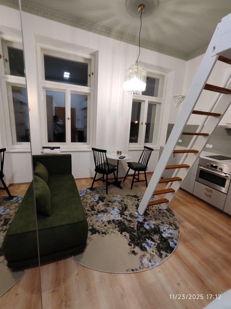 Pronájem bytu 1+kk 20 m², Sokolská, Praha, Praha Pronájem bytu 1+kk 20 m², Sokolská, Praha, Praha