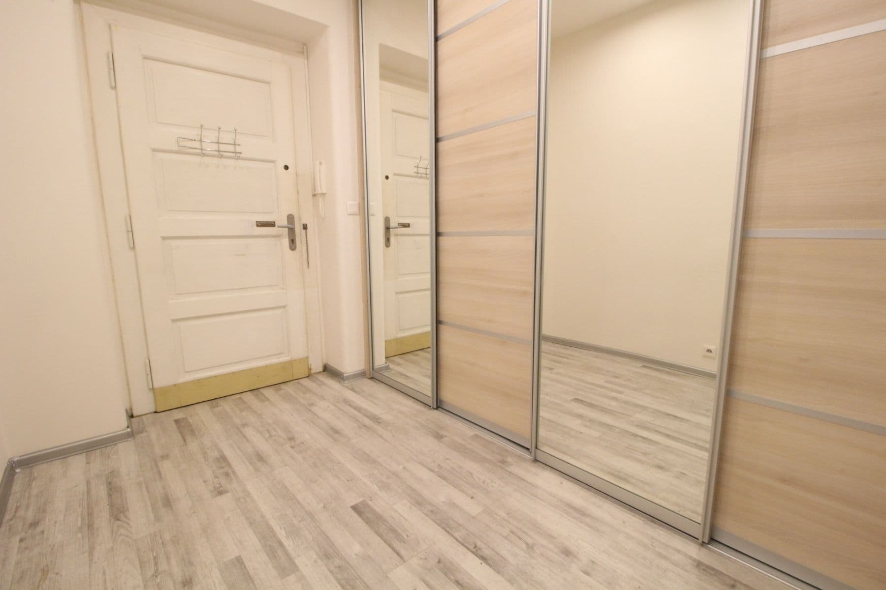 Pronájem bytu 2+kk 54 m², Štěpánkova, Beroun, Středočeský kraj Pronájem bytu 2+kk 54 m², Štěpánkova, Beroun, Středočeský kraj