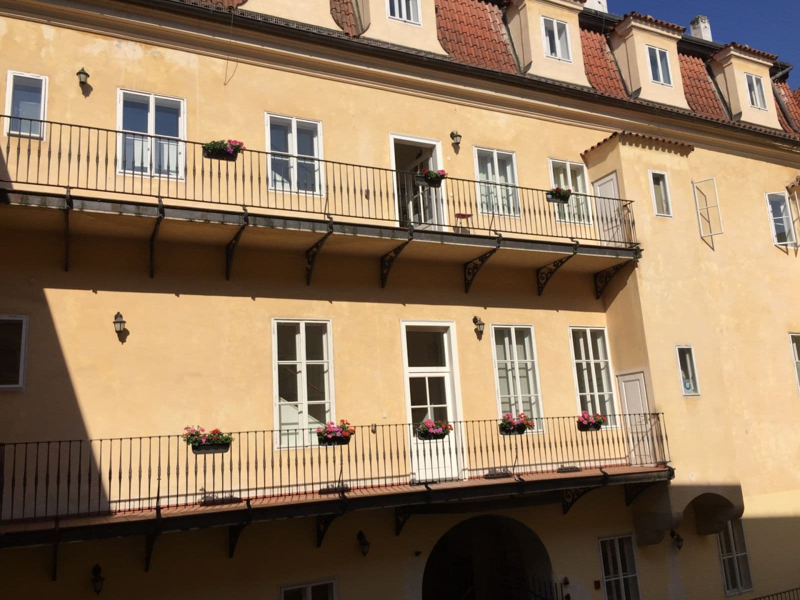 Pronájem nebytového prostoru 115 m², Karmelitská, Praha, Praha Pronájem nebytového prostoru 115 m², Karmelitská, Praha, Praha