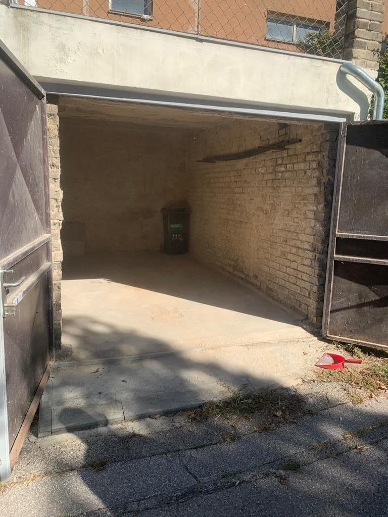 Pronájem garáže 15 m², Pod Děvínem, Praha, Praha Pronájem garáže 15 m², Pod Děvínem, Praha, Praha