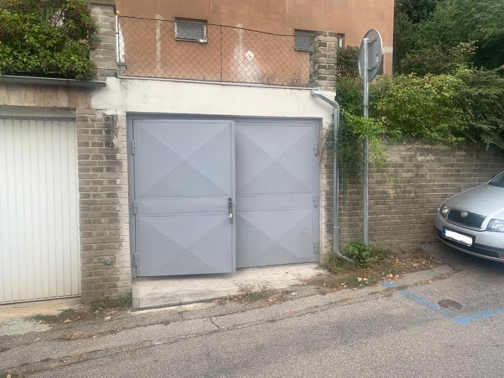 Pronájem garáže 15 m², Pod Děvínem, Praha, Praha Pronájem garáže 15 m², Pod Děvínem, Praha, Praha