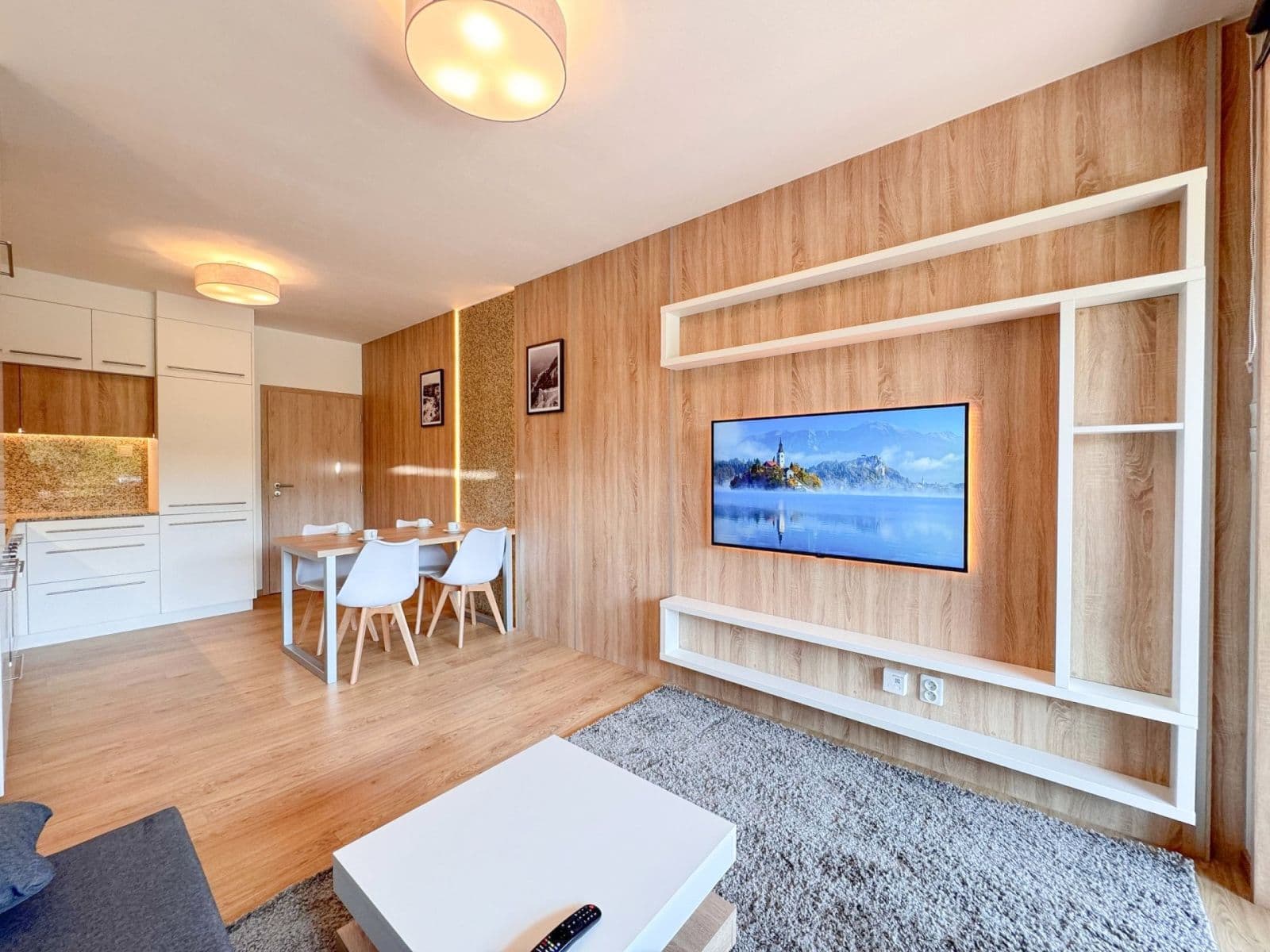 Prodej bytu 2+kk 47 m², Lázeňská, Slaný, Středočeský kraj Prodej bytu 2+kk 47 m², Lázeňská, Slaný, Středočeský kraj