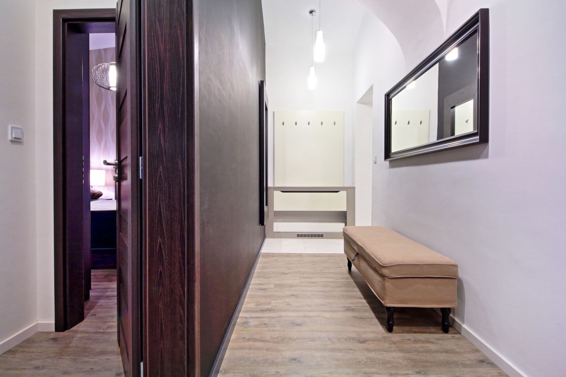 Pronájem bytu 125 m², Smetanovo nábřeží, Praha, Praha Pronájem bytu 125 m², Smetanovo nábřeží, Praha, Praha