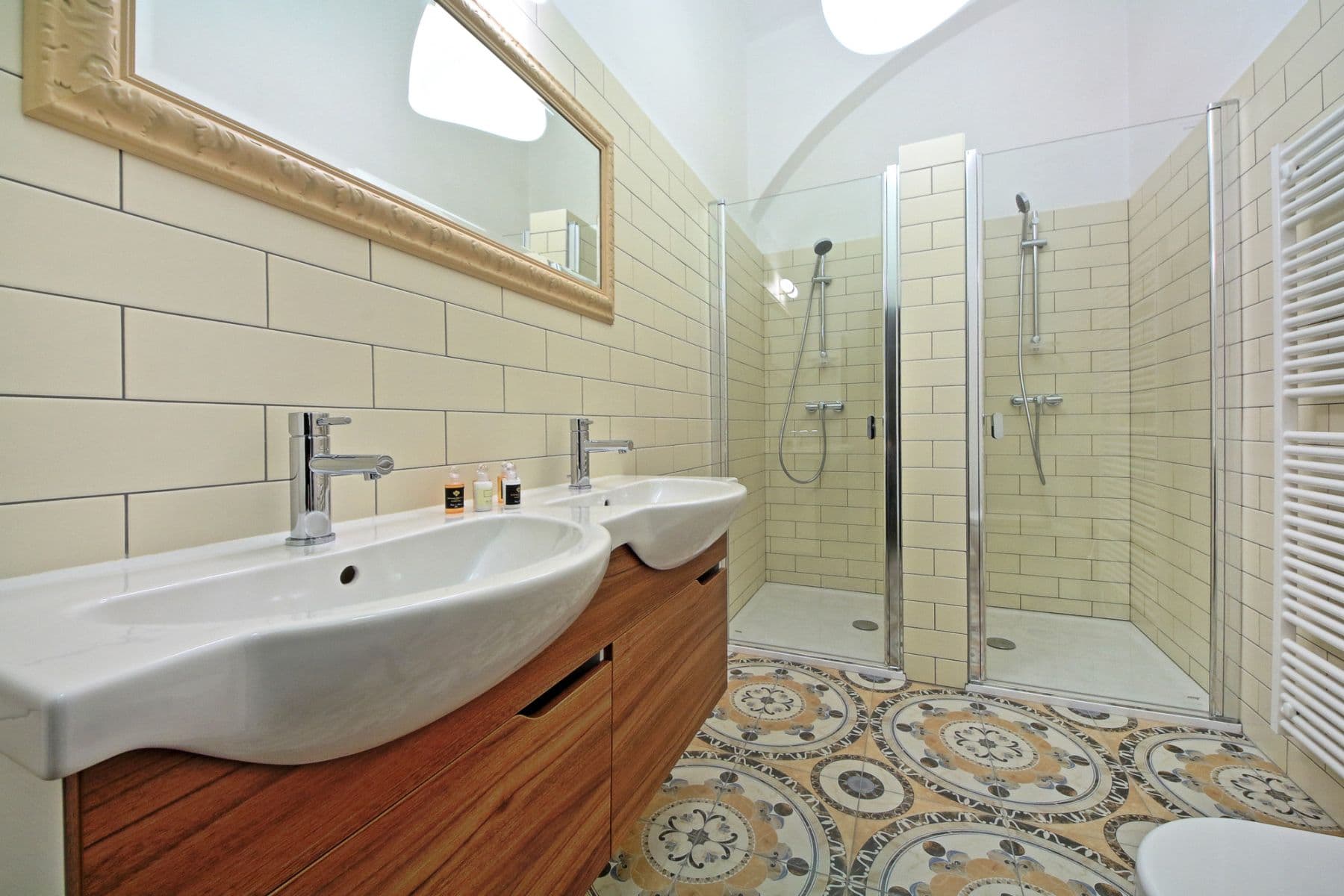 Pronájem bytu 125 m², Smetanovo nábřeží, Praha, Praha Pronájem bytu 125 m², Smetanovo nábřeží, Praha, Praha