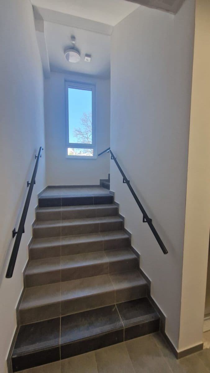 Prodej bytu 2+kk 53 m², Ke stadionu, Kladno, Středočeský kraj Prodej bytu 2+kk 53 m², Ke stadionu, Kladno, Středočeský kraj
