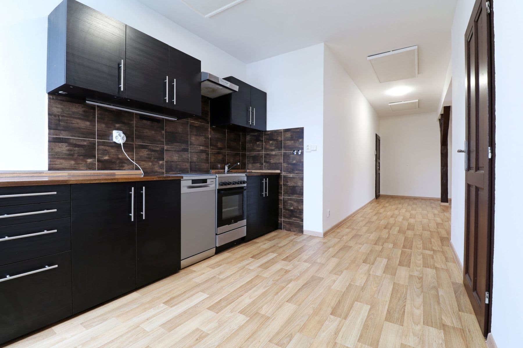 Pronájem bytu 3+kk 85 m², Jílové u Prahy, Středočeský kraj Pronájem bytu 3+kk 85 m², Jílové u Prahy, Středočeský kraj