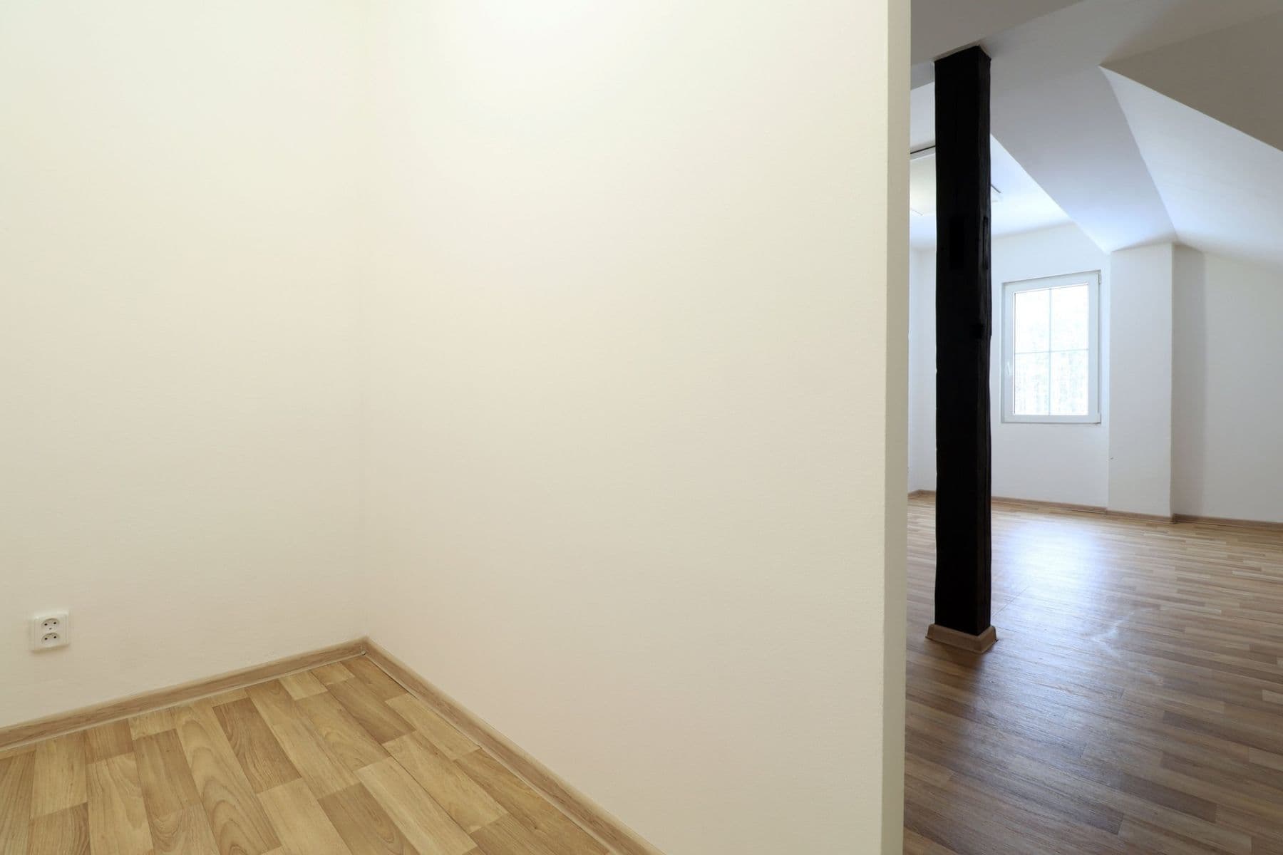 Pronájem bytu 3+kk 85 m², Jílové u Prahy, Středočeský kraj Pronájem bytu 3+kk 85 m², Jílové u Prahy, Středočeský kraj