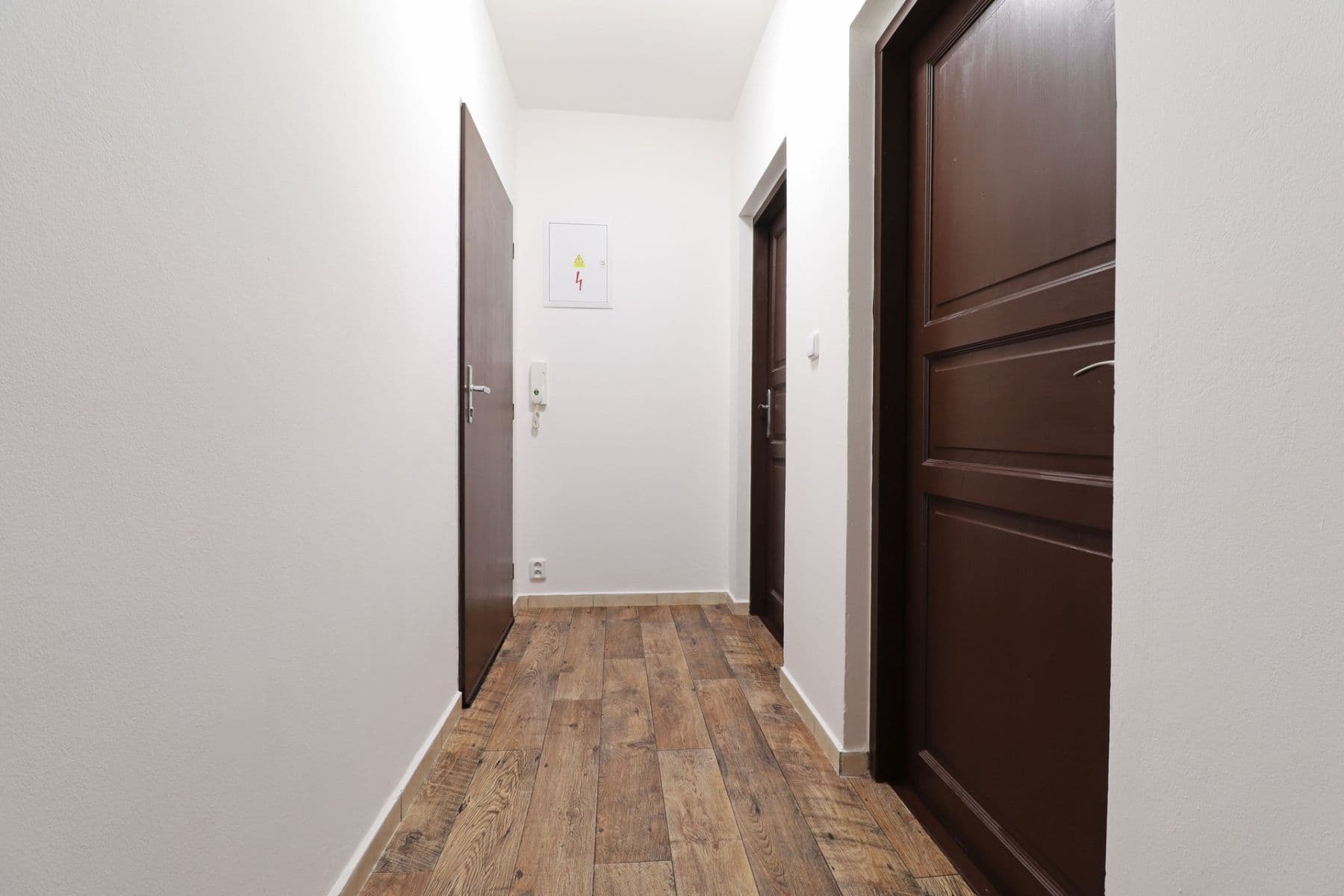 Pronájem bytu 3+kk 85 m², Jílové u Prahy, Středočeský kraj Pronájem bytu 3+kk 85 m², Jílové u Prahy, Středočeský kraj