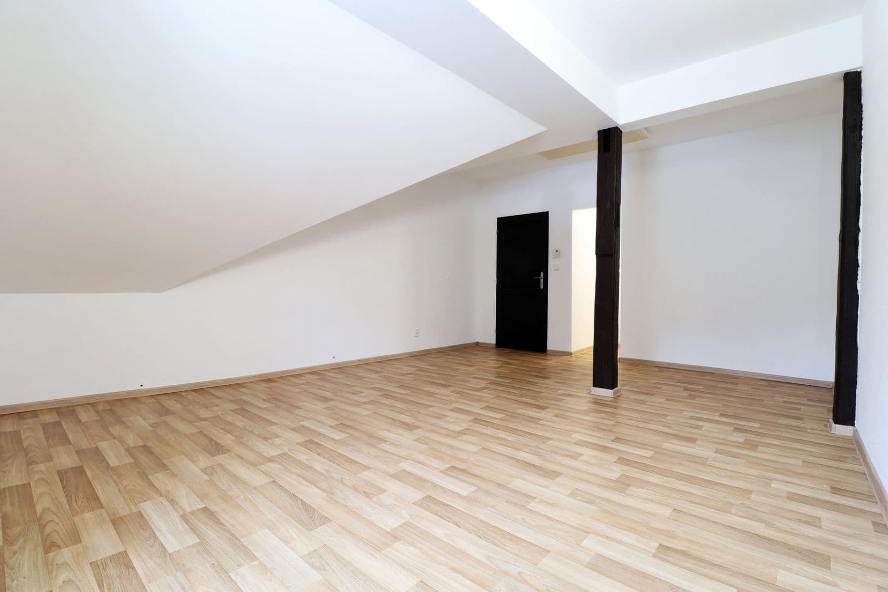 Pronájem bytu 3+kk 85 m², Jílové u Prahy, Středočeský kraj Pronájem bytu 3+kk 85 m², Jílové u Prahy, Středočeský kraj