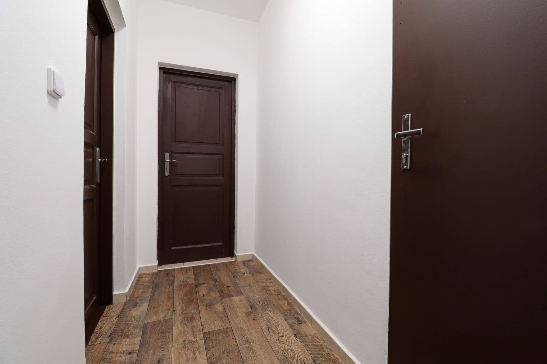 Pronájem bytu 3+kk 85 m², Jílové u Prahy, Středočeský kraj Pronájem bytu 3+kk 85 m², Jílové u Prahy, Středočeský kraj