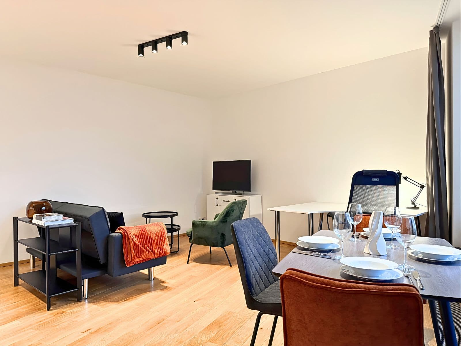 Pronájem bytu 57 m², Komunardů, Praha, Praha Pronájem bytu 57 m², Komunardů, Praha, Praha