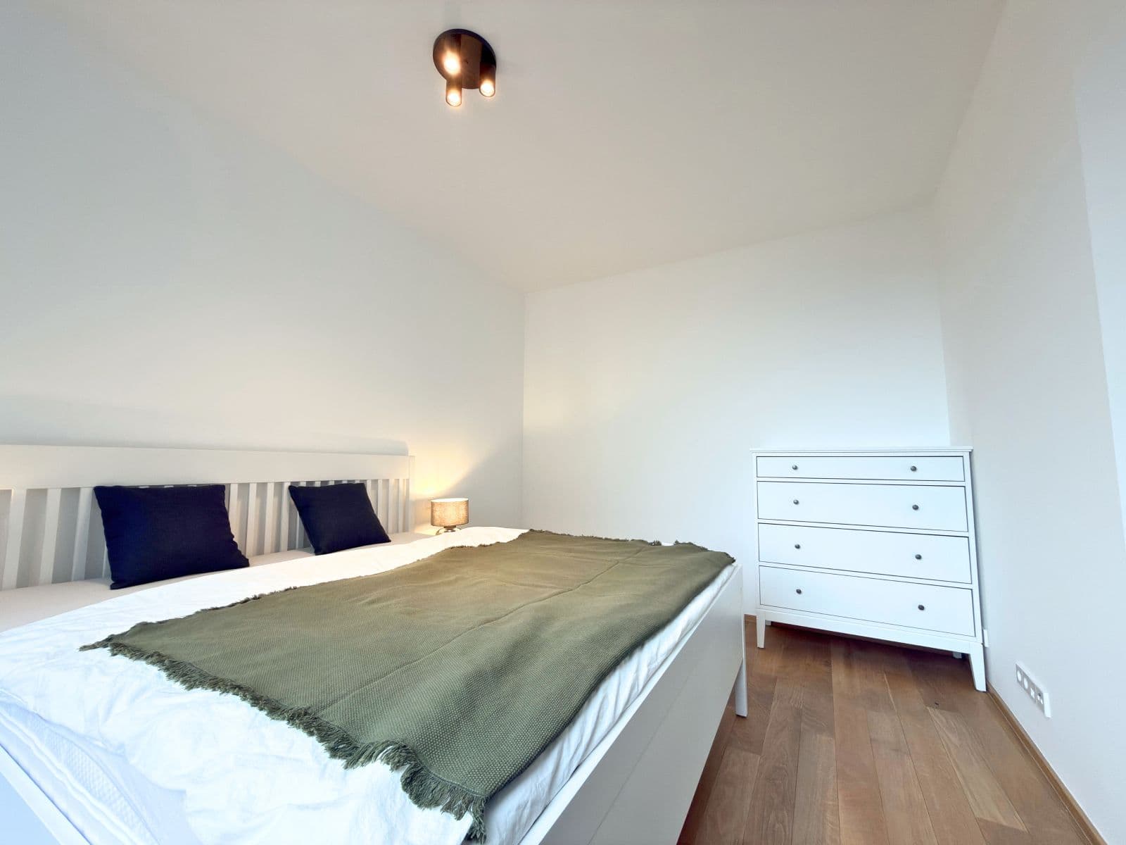 Pronájem bytu 57 m², Komunardů, Praha, Praha Pronájem bytu 57 m², Komunardů, Praha, Praha