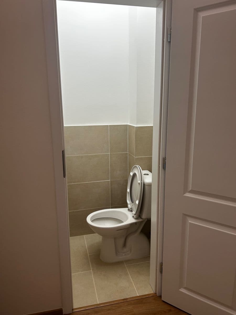 Pronájem bytu 1+1 33 m², Jeseniova, Praha, Praha Pronájem bytu 1+1 33 m², Jeseniova, Praha, Praha