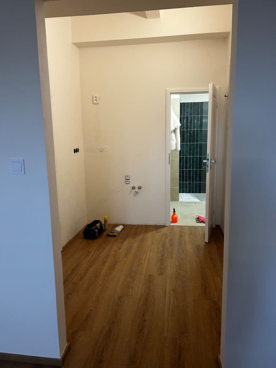 Pronájem bytu 1+1 33 m², Jeseniova, Praha, Praha Pronájem bytu 1+1 33 m², Jeseniova, Praha, Praha