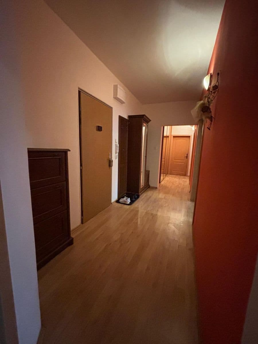 Pronájem bytu 3+kk 78 m², Jašíkova, Ružinov, Bratislavský kraj Pronájem bytu 3+kk 78 m², Jašíkova, Ružinov, Bratislavský kraj