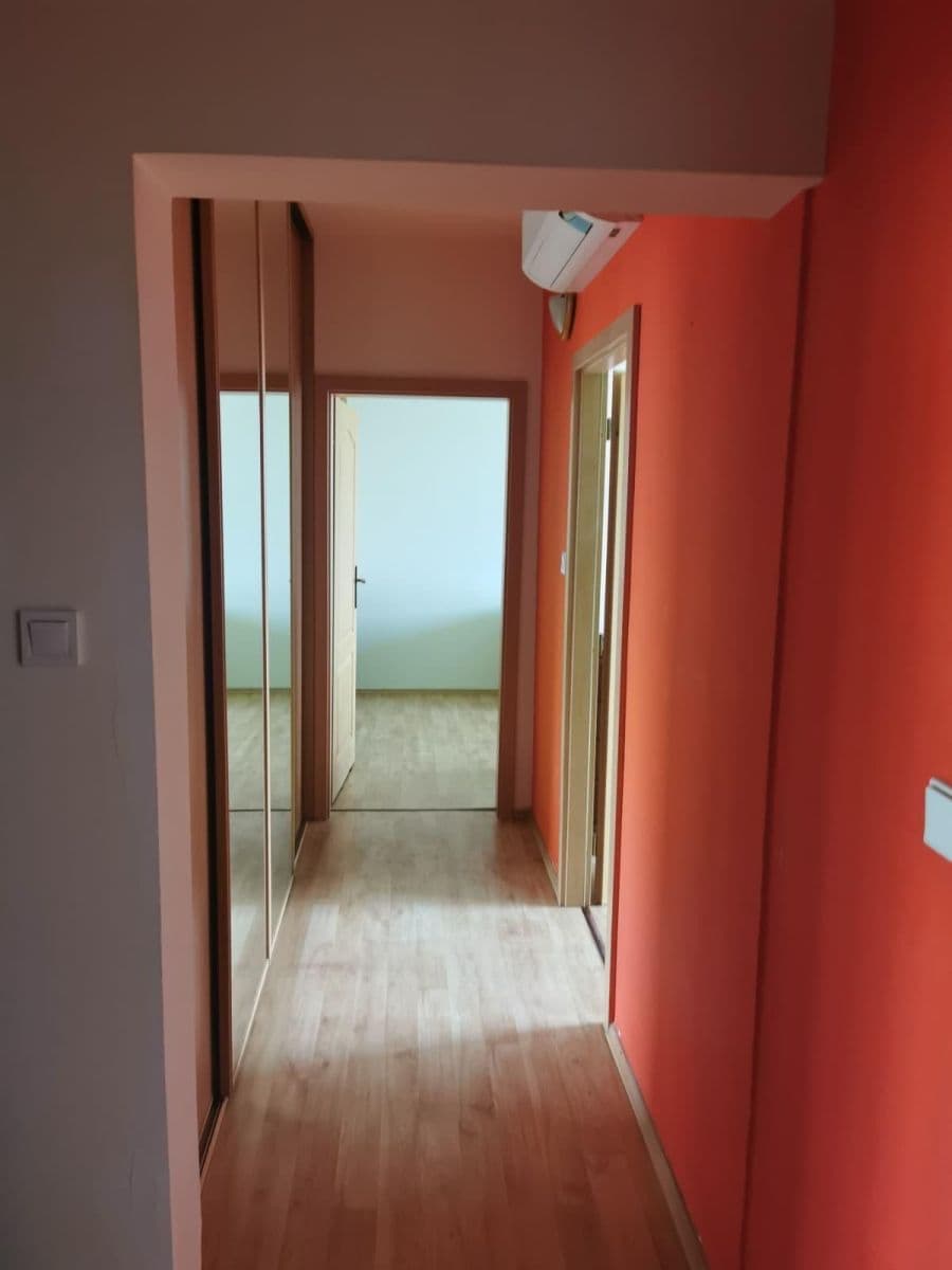 Pronájem bytu 3+kk 78 m², Jašíkova, Ružinov, Bratislavský kraj Pronájem bytu 3+kk 78 m², Jašíkova, Ružinov, Bratislavský kraj