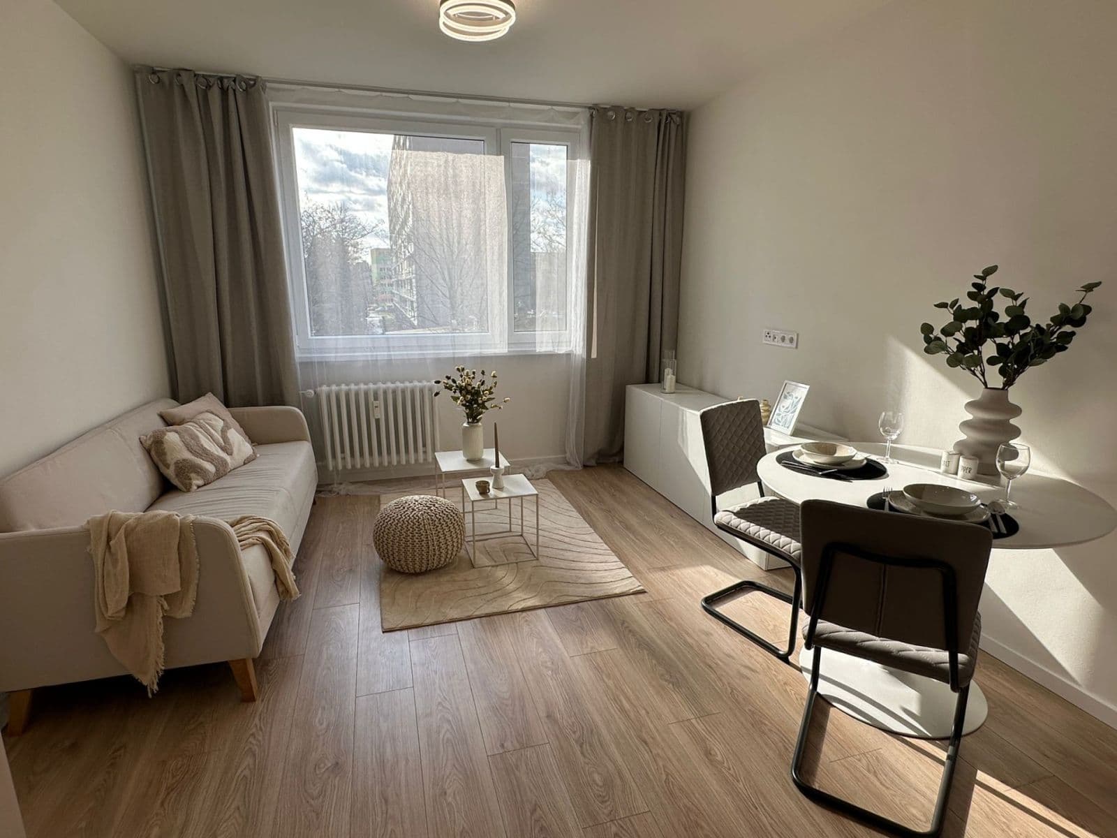 Prodej bytu 2+kk 46 m², Lonkova, Pardubice, Pardubický kraj Prodej bytu 2+kk 46 m², Lonkova, Pardubice, Pardubický kraj