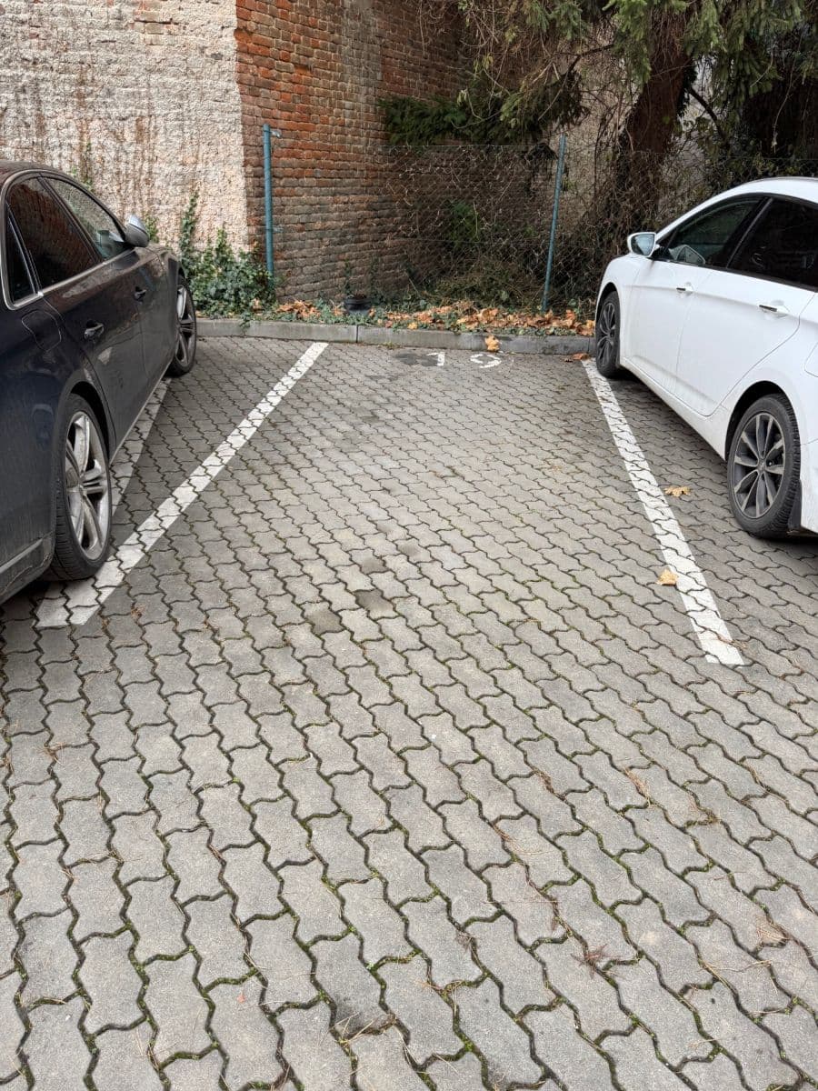 Pronájem garáže 16 m², Sekaninova, Brno, Jihomoravský kraj Pronájem garáže 16 m², Sekaninova, Brno, Jihomoravský kraj