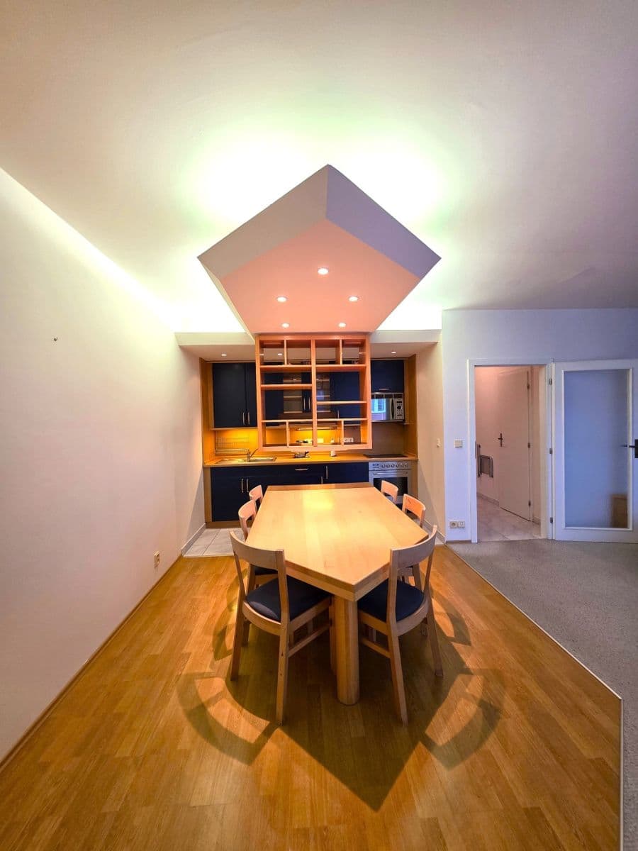 Pronájem bytu 1+kk 44 m², U Kříže, Praha, Praha Pronájem bytu 1+kk 44 m², U Kříže, Praha, Praha