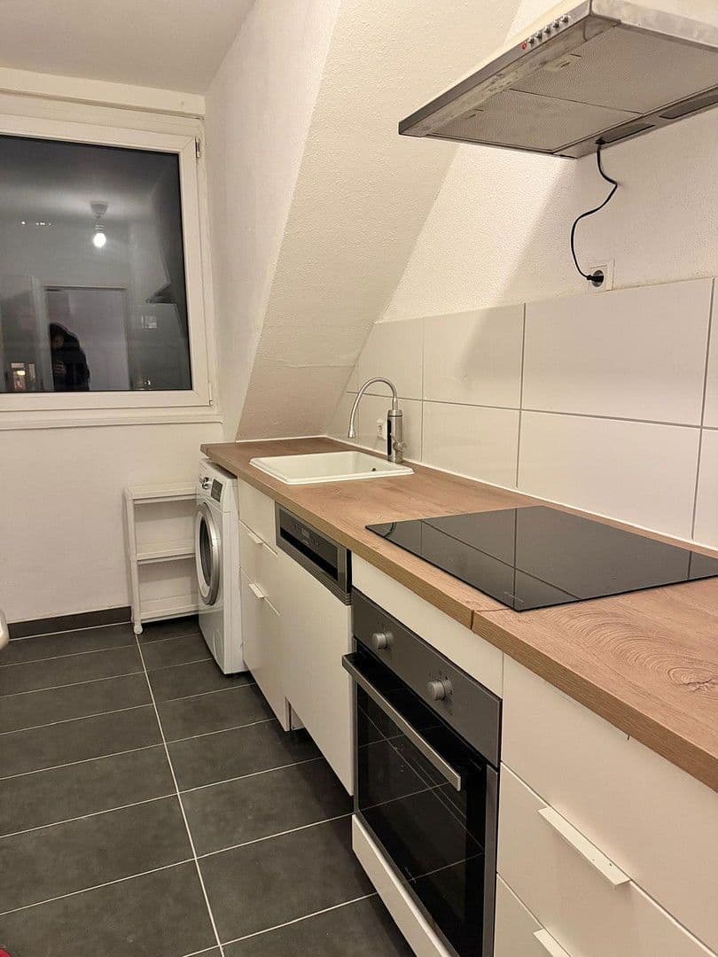 Pronájem bytu 2+1 40 m², Stuttgart, Bádensko-Württembersko Pronájem bytu 2+1 40 m², Stuttgart, Bádensko-Württembersko