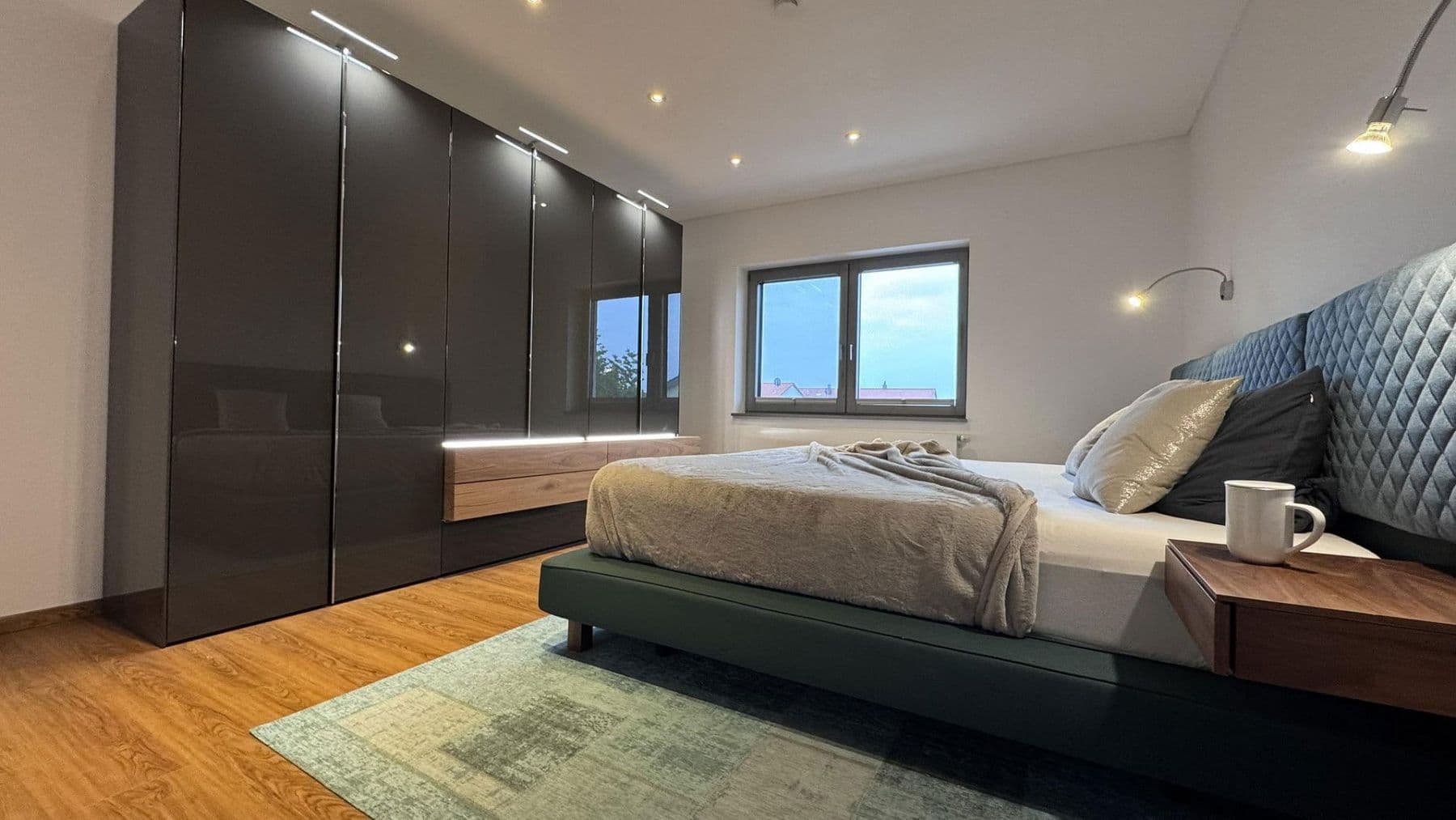 Prodej domu 165 m², pozemek 679 m², Am Falkenhorst 19, Hilpoltstein, Bavorsko Prodej domu 165 m², pozemek 679 m², Am Falkenhorst 19, Hilpoltstein, Bavorsko