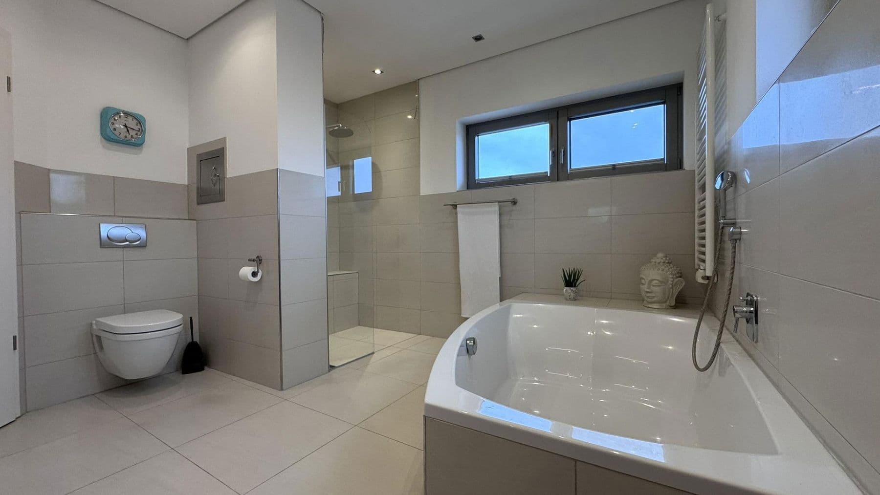 Prodej domu 165 m², pozemek 679 m², Am Falkenhorst 19, Hilpoltstein, Bavorsko Prodej domu 165 m², pozemek 679 m², Am Falkenhorst 19, Hilpoltstein, Bavorsko