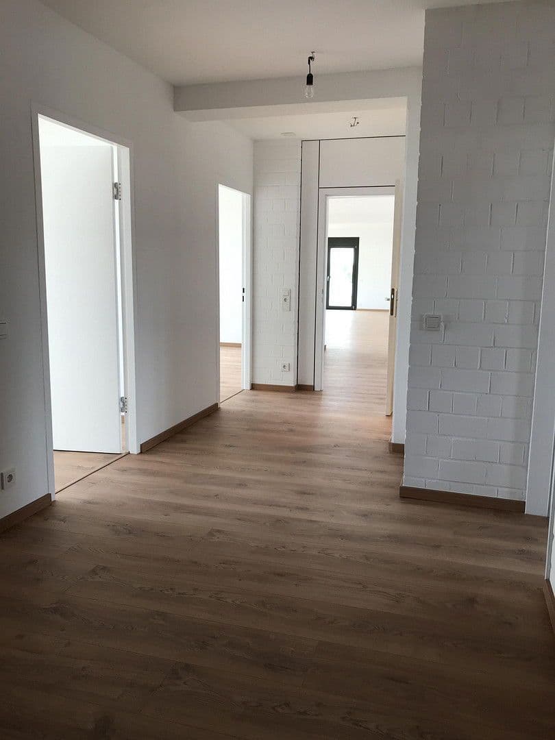 Pronájem bytu 4+1 173 m², Sindelfingen, Bádensko-Württembersko Pronájem bytu 4+1 173 m², Sindelfingen, Bádensko-Württembersko