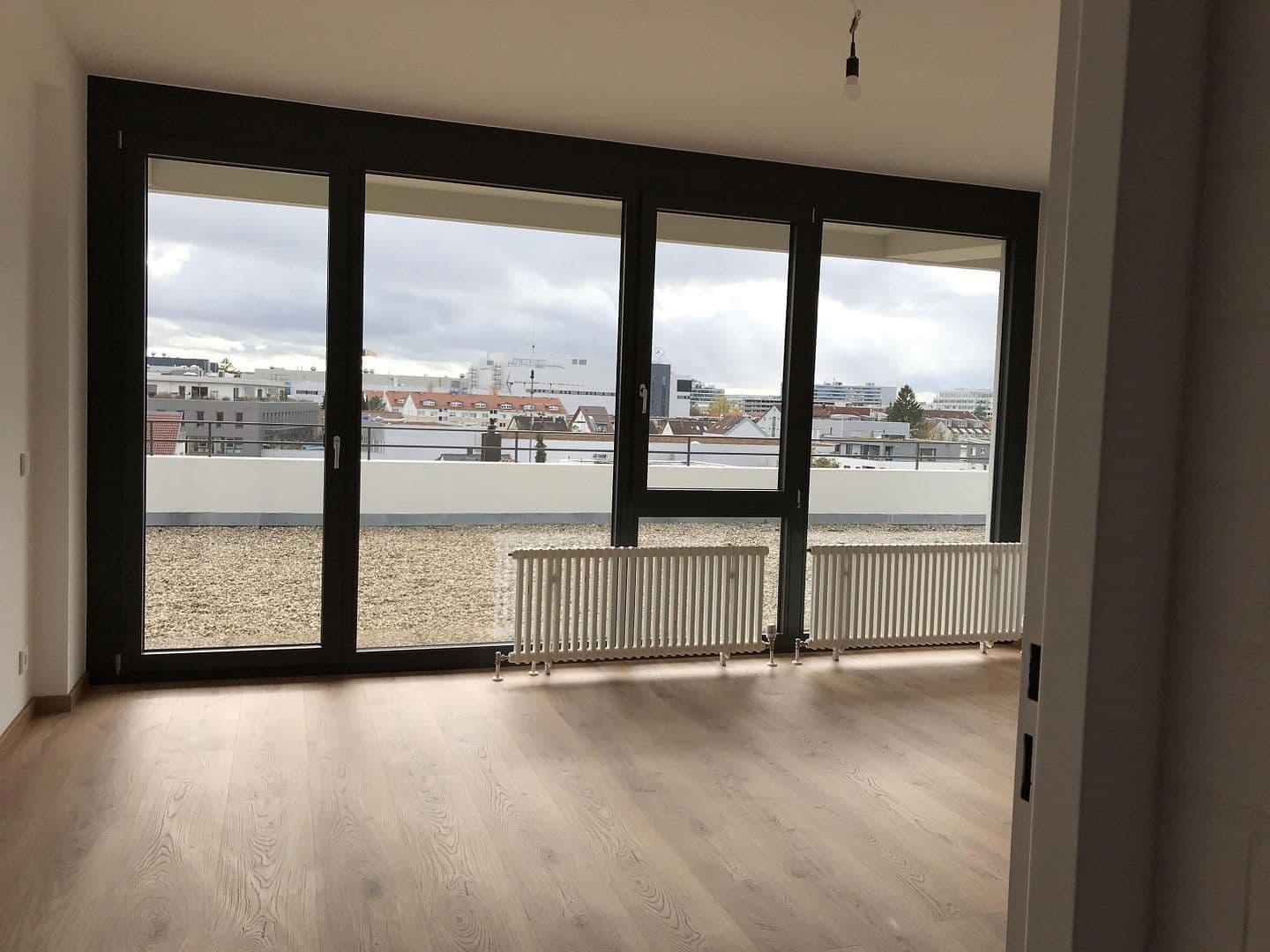 Pronájem bytu 4+1 173 m², Sindelfingen, Bádensko-Württembersko Pronájem bytu 4+1 173 m², Sindelfingen, Bádensko-Württembersko