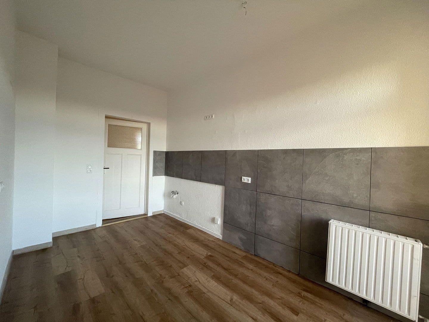 Pronájem bytu 3+1 84 m², Pestalozzistraße 5, Schkeuditz, Sasko Pronájem bytu 3+1 84 m², Pestalozzistraße 5, Schkeuditz, Sasko