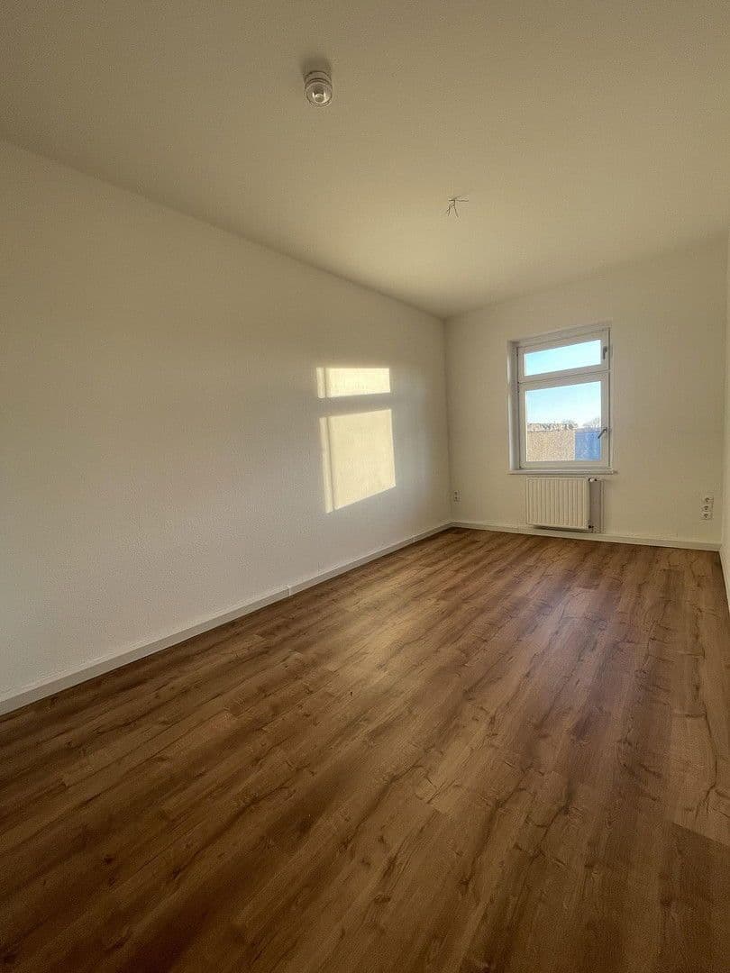 Pronájem bytu 3+1 84 m², Pestalozzistraße 5, Schkeuditz, Sasko Pronájem bytu 3+1 84 m², Pestalozzistraße 5, Schkeuditz, Sasko