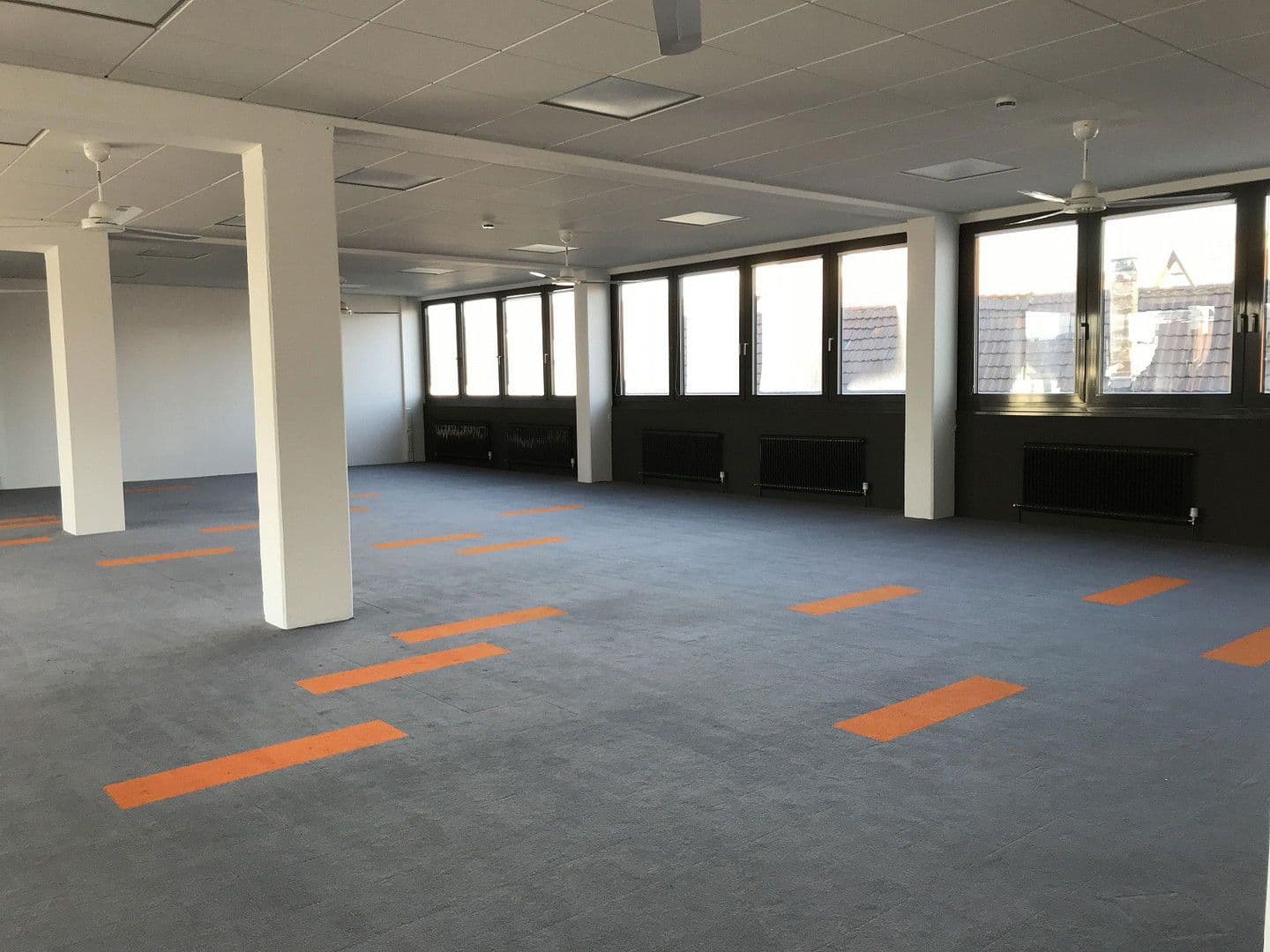 Pronájem kanceláře 472 m², Sindelfingen, Bádensko-Württembersko Pronájem kanceláře 472 m², Sindelfingen, Bádensko-Württembersko