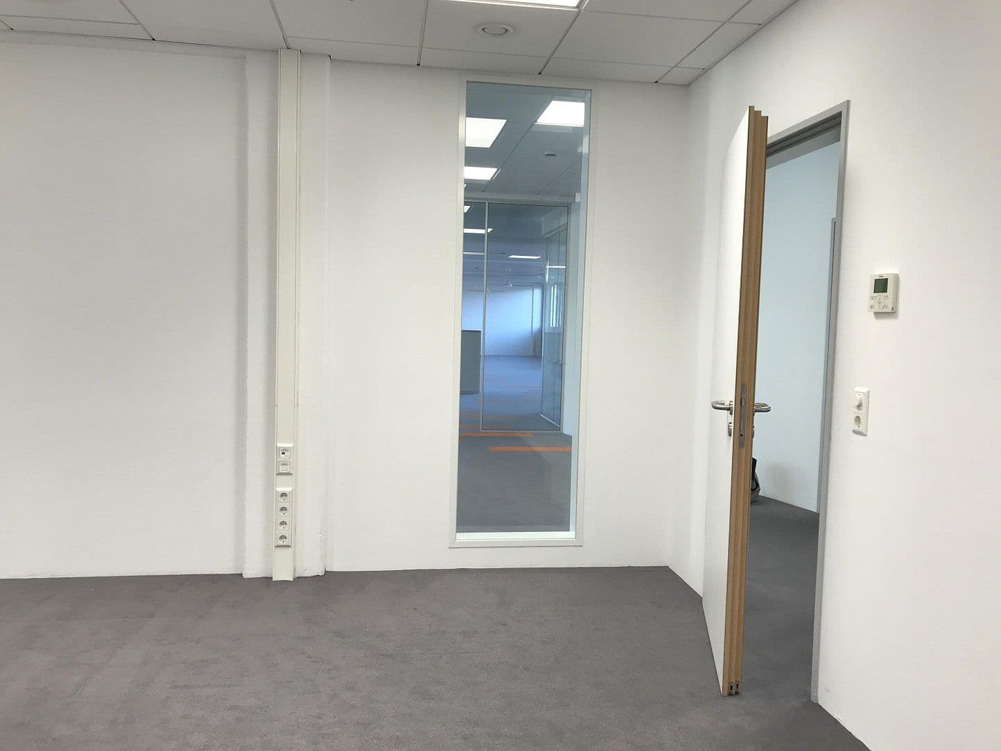 Pronájem kanceláře 472 m², Sindelfingen, Bádensko-Württembersko Pronájem kanceláře 472 m², Sindelfingen, Bádensko-Württembersko