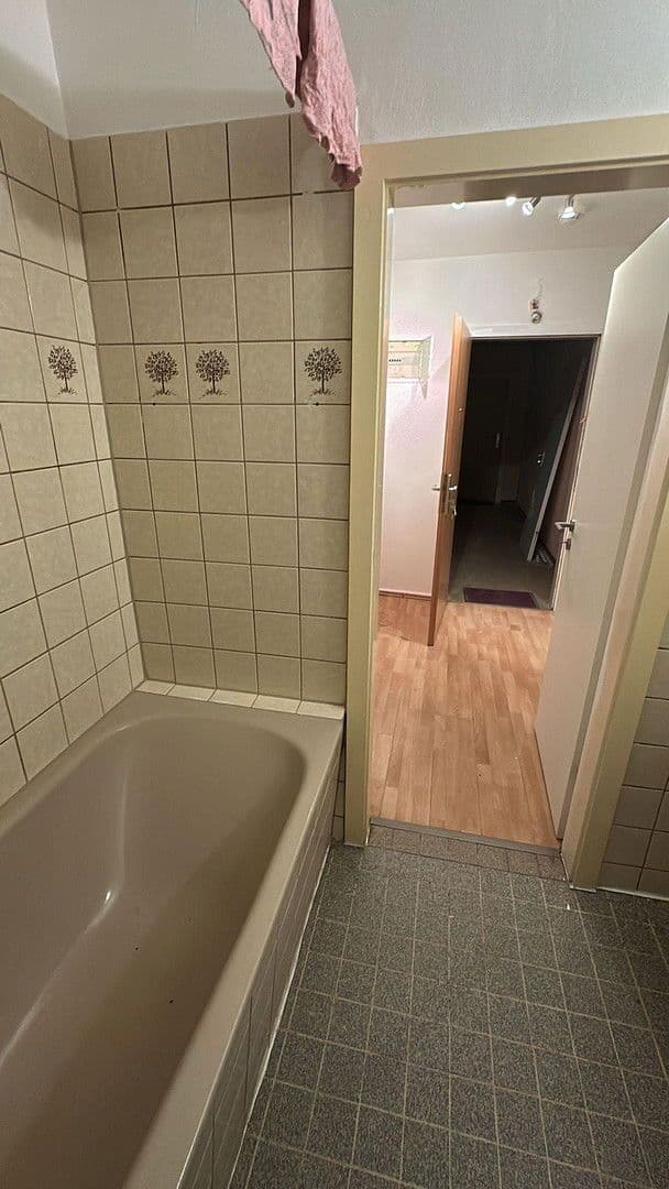 Pronájem bytu 2+1 36 m², Philippsring 19, Wiesbaden, Hessen Pronájem bytu 2+1 36 m², Philippsring 19, Wiesbaden, Hessen