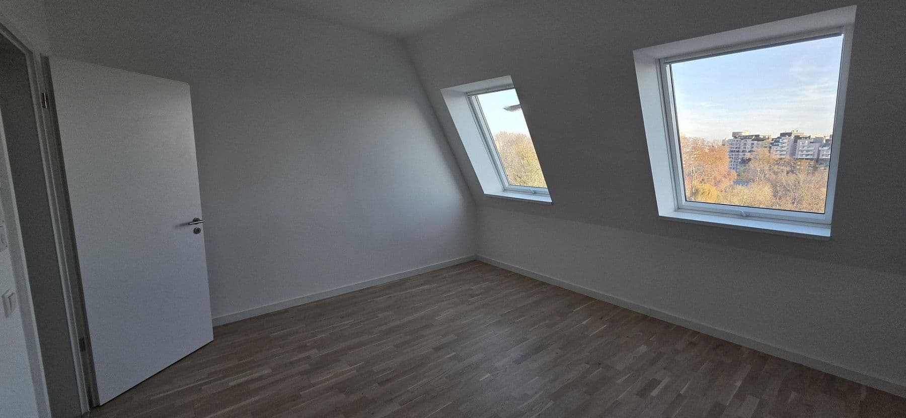 Pronájem bytu 3+1 135 m², Carl-Herz-Ufer 3, Berlin, Berlín Pronájem bytu 3+1 135 m², Carl-Herz-Ufer 3, Berlin, Berlín