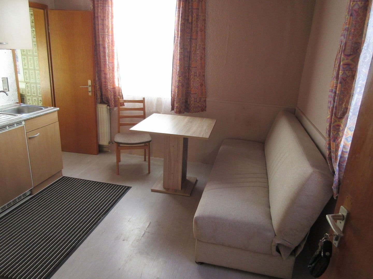 Pronájem bytu 1+1 15 m², Gaustraße 49, Selzen, Porýní-Falc Pronájem bytu 1+1 15 m², Gaustraße 49, Selzen, Porýní-Falc