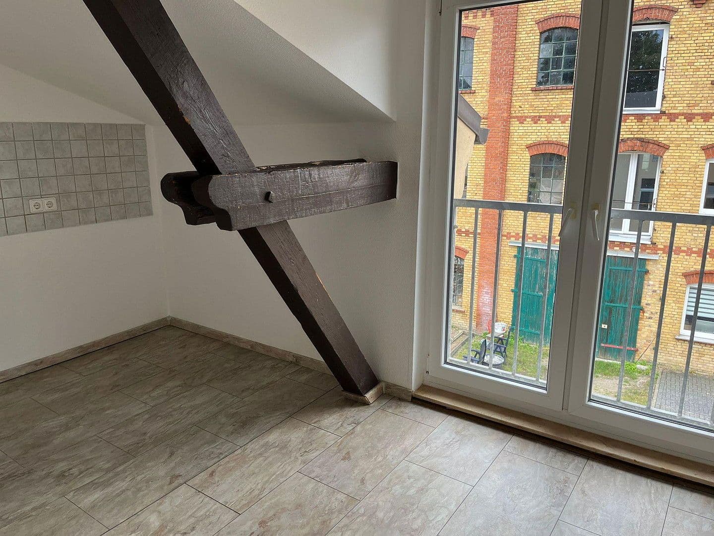 Prodej domu 233 m², pozemek 282 m², Puschkinstraße 37, Wittenberg, Sasko-Anhaltsko Prodej domu 233 m², pozemek 282 m², Puschkinstraße 37, Wittenberg, Sasko-Anhaltsko