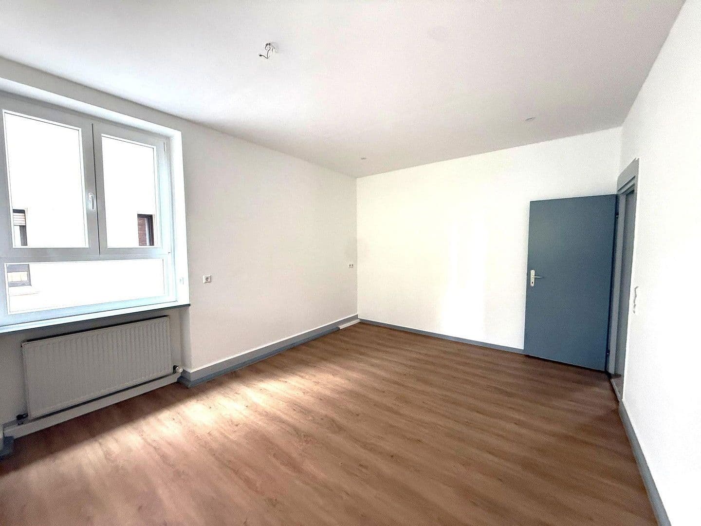 Pronájem bytu 3+1 88 m², Heilbronn, Bádensko-Württembersko Pronájem bytu 3+1 88 m², Heilbronn, Bádensko-Württembersko