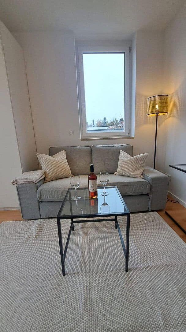 Pronájem bytu 1+kk 32 m², Revalerstr. 0, München, Bavorsko Pronájem bytu 1+kk 32 m², Revalerstr. 0, München, Bavorsko