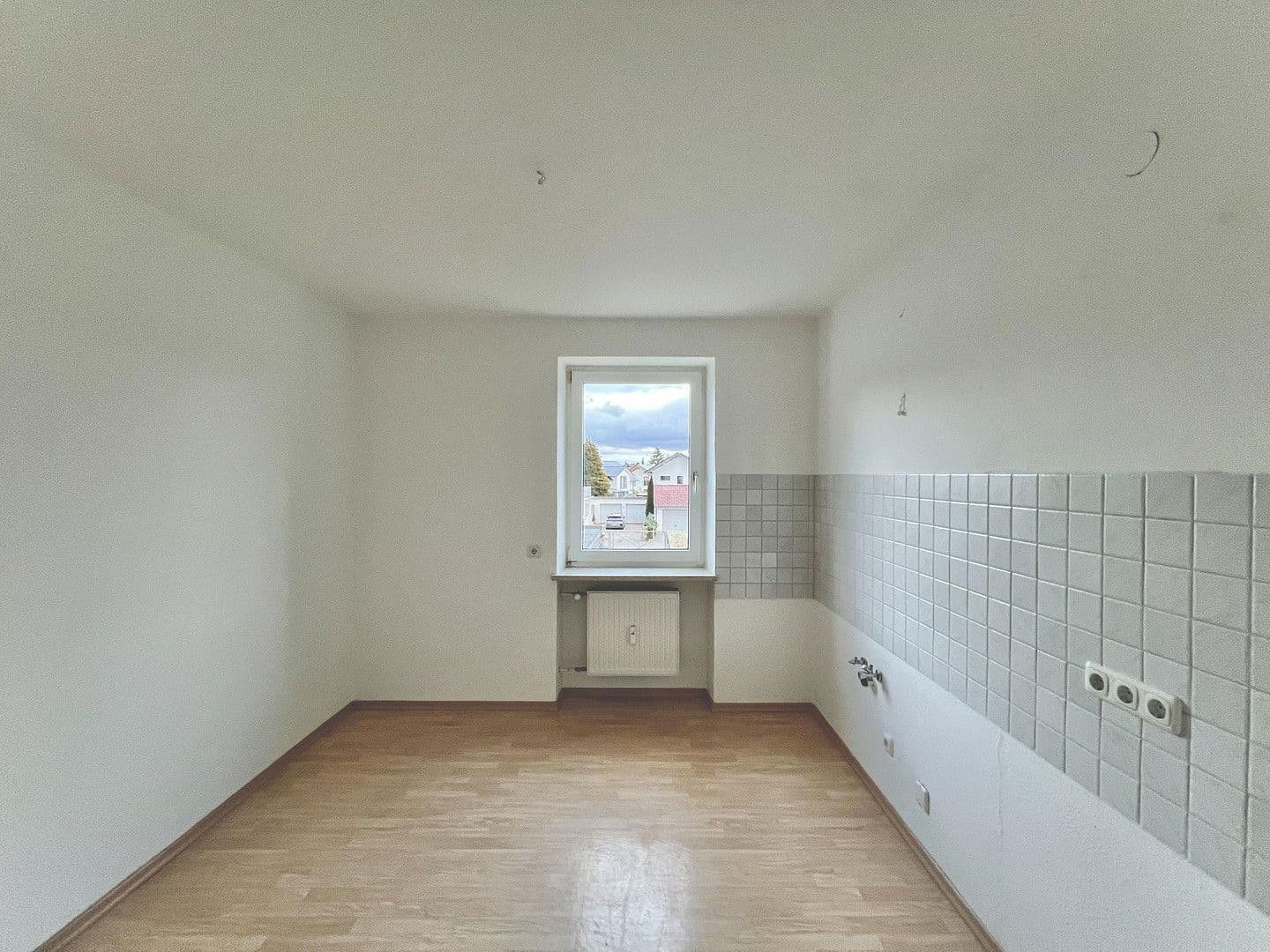 Pronájem bytu 3+1 82 m², Marktlerstrasse 60, Burghausen, Bavorsko Pronájem bytu 3+1 82 m², Marktlerstrasse 60, Burghausen, Bavorsko