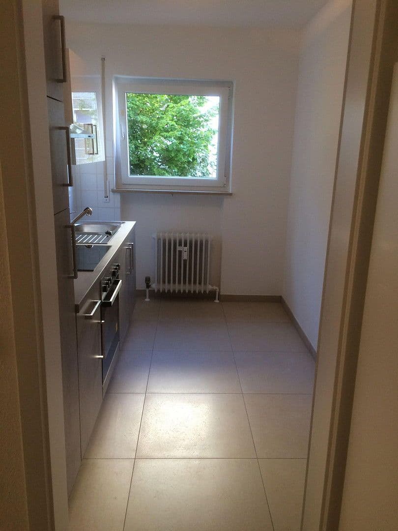 Pronájem bytu 1+1 35 m², Stuttgart-Kaltental, Bádensko-Württembersko Pronájem bytu 1+1 35 m², Stuttgart-Kaltental, Bádensko-Württembersko