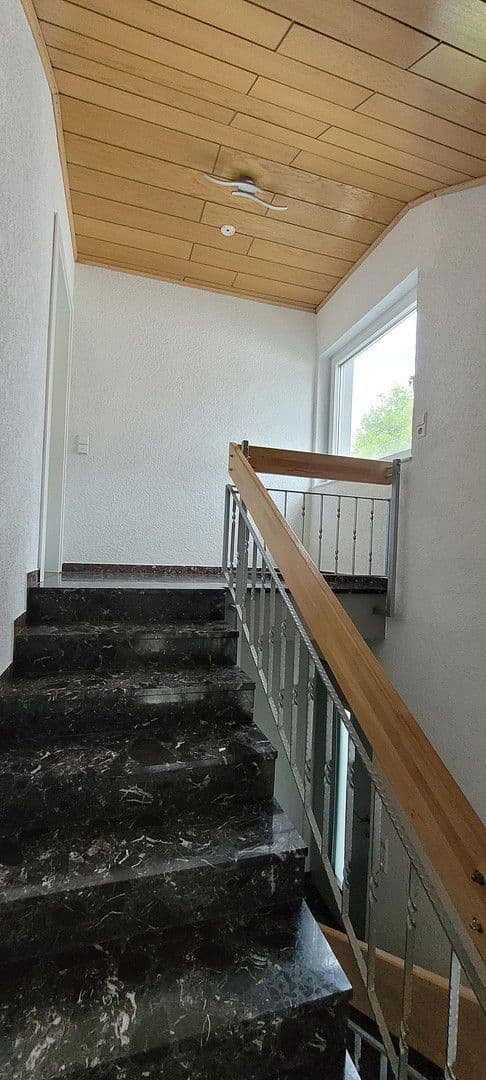 Pronájem bytu 3+1 102 m², Bretten, Bádensko-Württembersko Pronájem bytu 3+1 102 m², Bretten, Bádensko-Württembersko