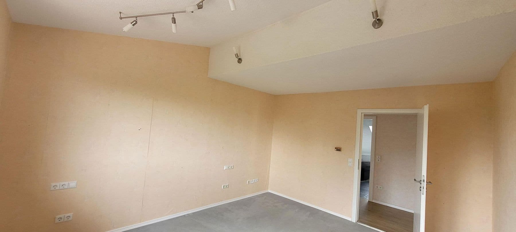 Pronájem bytu 3+1 102 m², Bretten, Bádensko-Württembersko Pronájem bytu 3+1 102 m², Bretten, Bádensko-Württembersko