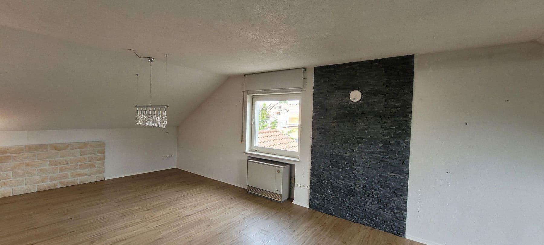 Pronájem bytu 3+1 102 m², Bretten, Bádensko-Württembersko Pronájem bytu 3+1 102 m², Bretten, Bádensko-Württembersko