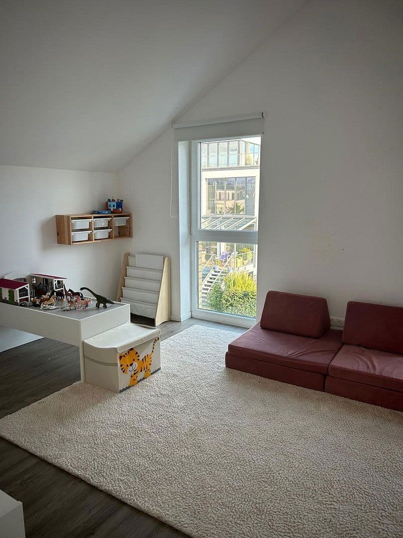 Pronájem bytu 4+1 125 m², Zur Alten Fähre 15, Šlesvik, Šlesvicko-Holštýnsko Pronájem bytu 4+1 125 m², Zur Alten Fähre 15, Šlesvik, Šlesvicko-Holštýnsko